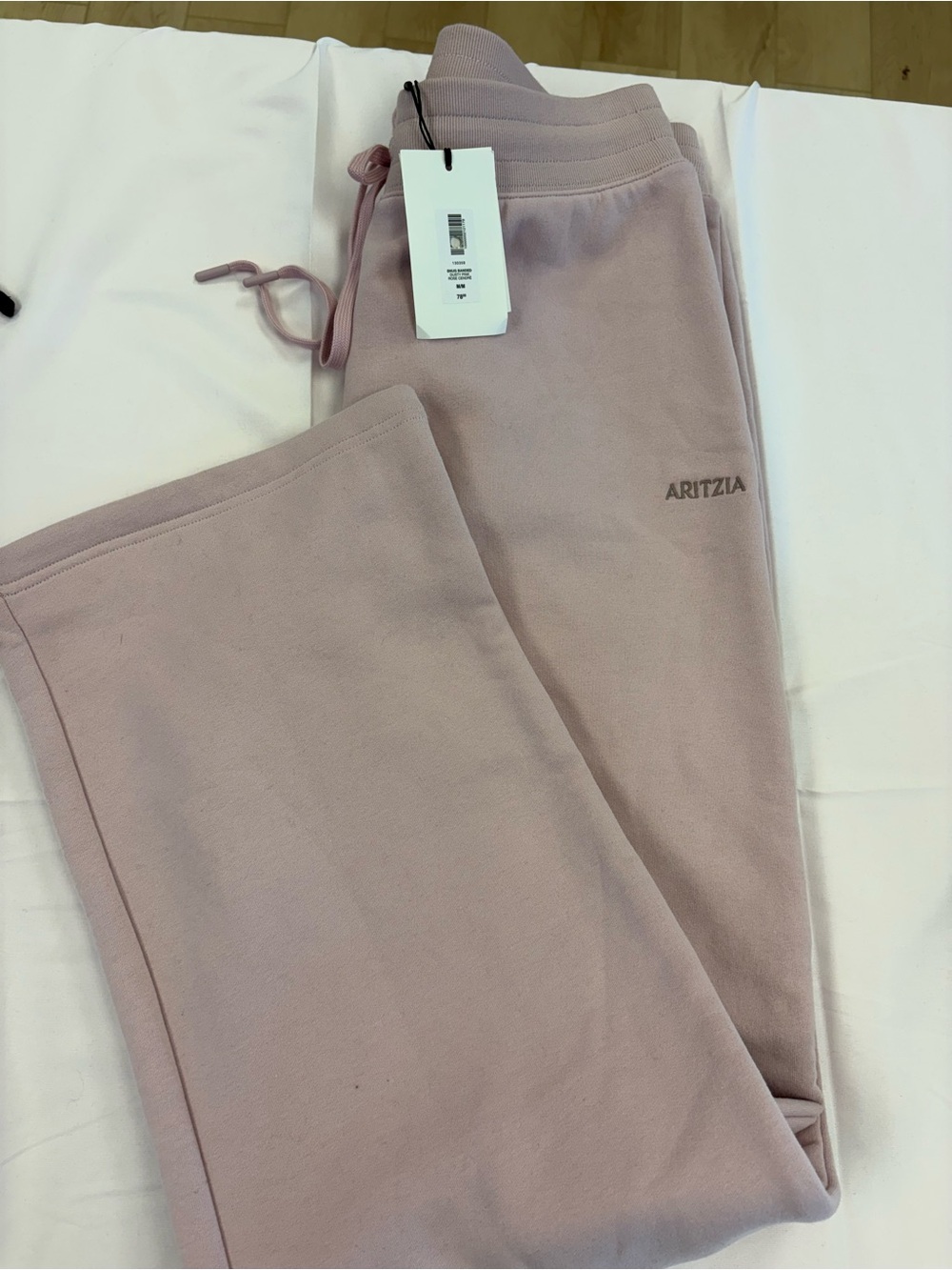 NWT aritzia sweatfleece pants